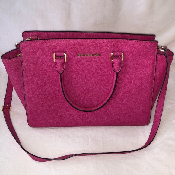 Michael Kors Leather Bag. - Picture 3 of 5